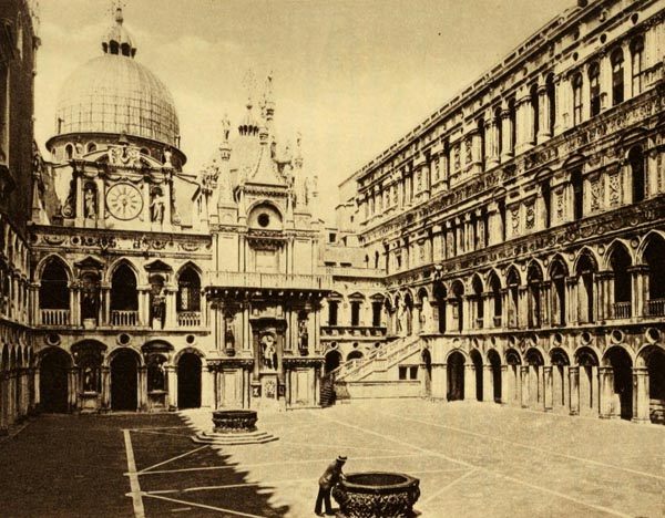 Venice - The courtyard of the Ducal Palace